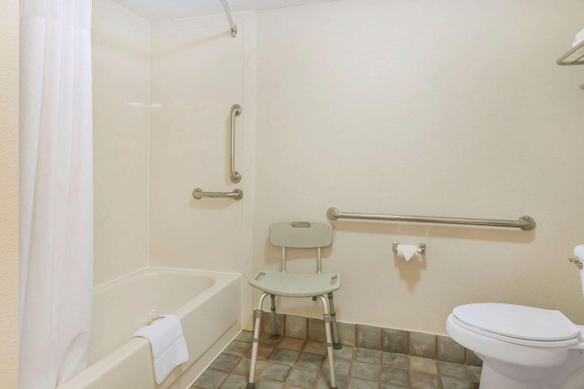Quality Inn Charleston - Sikeston Eksteriør bilde